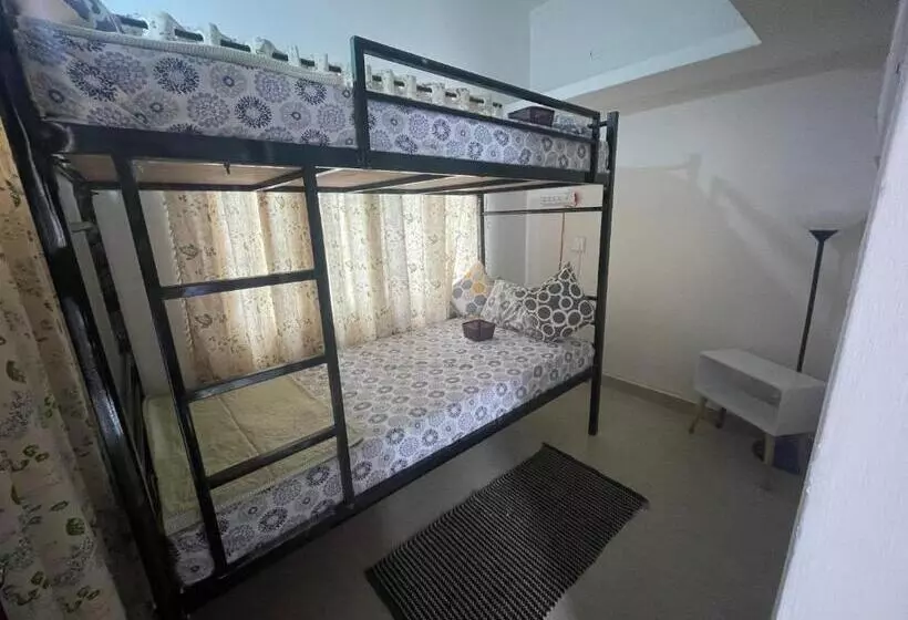 Retkeilymaja Neha S Homestay