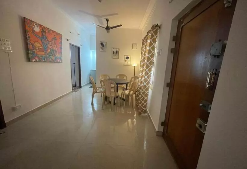 Retkeilymaja Neha S Homestay