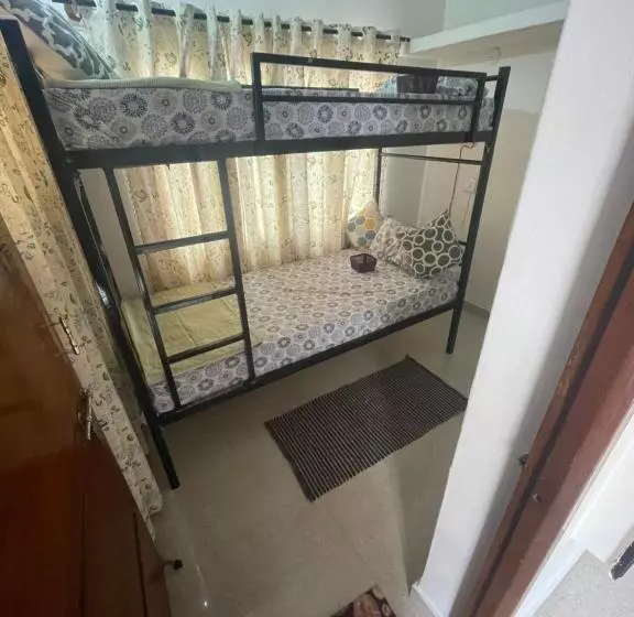 Retkeilymaja Neha S Homestay