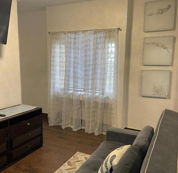 فندق صغير Radiant Retreat #7