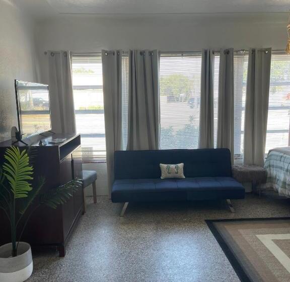 فندق صغير The Penthouse