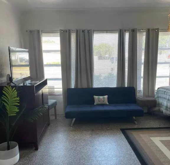 ユースホステル The Penthouse