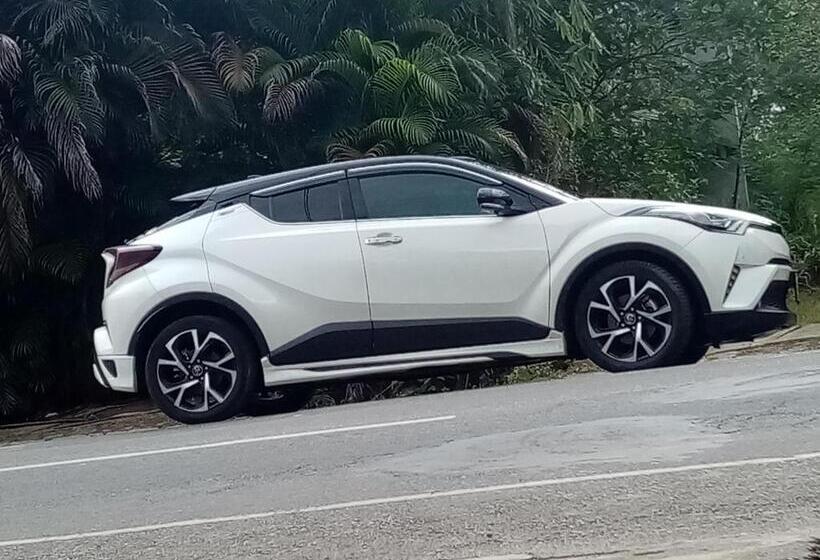 Szálloda Diyathma Lake Resort