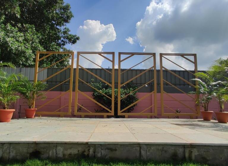 בית מלון כפרי Kashmir Farmhouse   Hyderabad