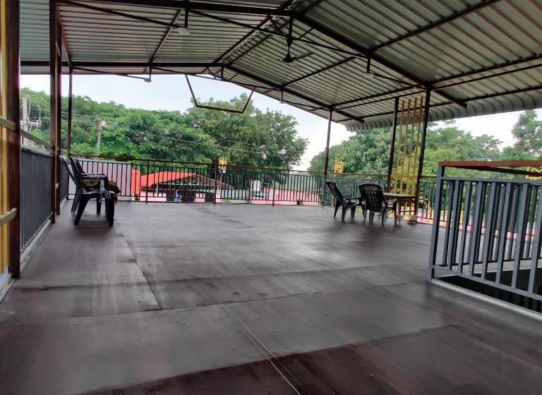 בית מלון כפרי Kashmir Farmhouse   Hyderabad