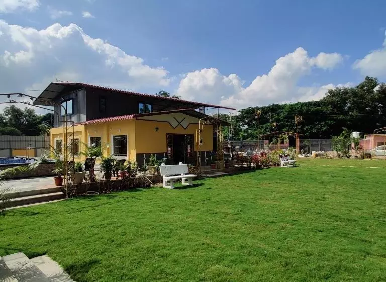 ホテル Kashmir Farmhouse   Hyderabad