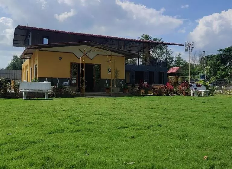 ホテル Kashmir Farmhouse   Hyderabad