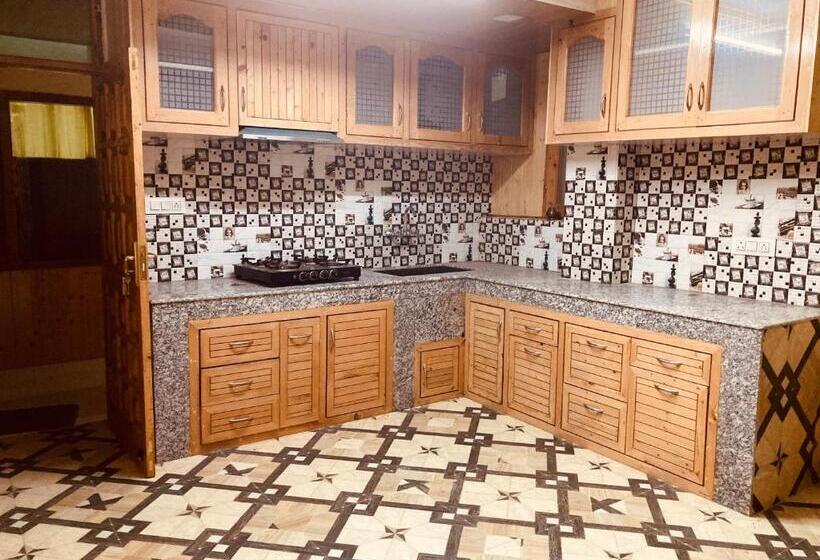 ホテル Kaveri Guest House Inn