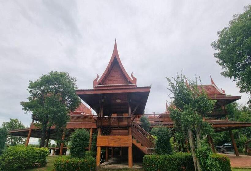 Hotel Metathsana Resort