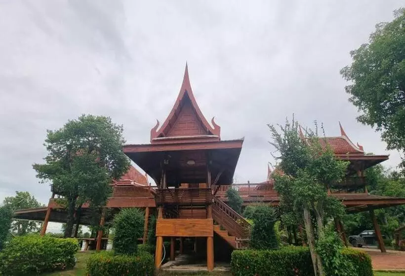 Hotelli Metathsana Resort