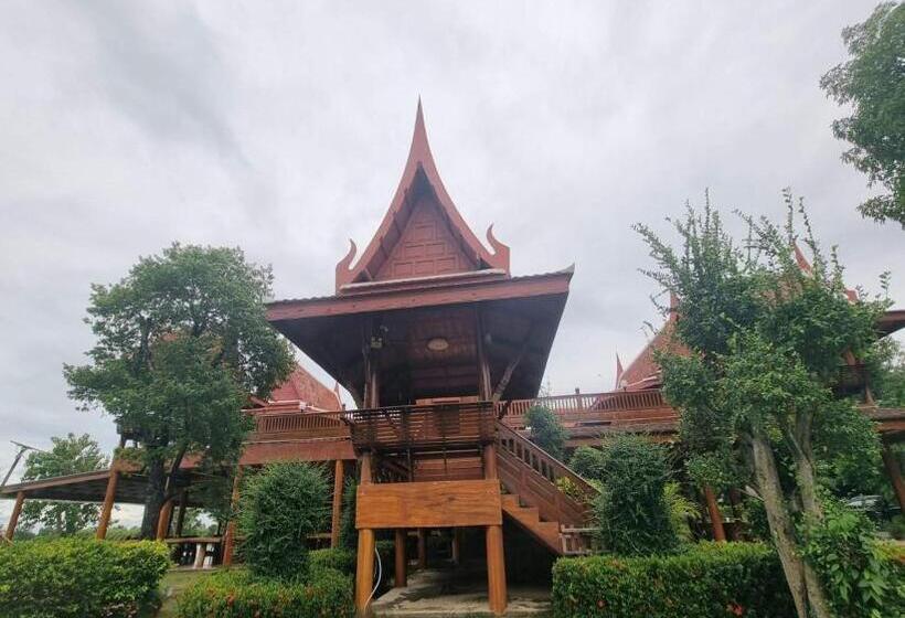 Hotel Metathsana Resort