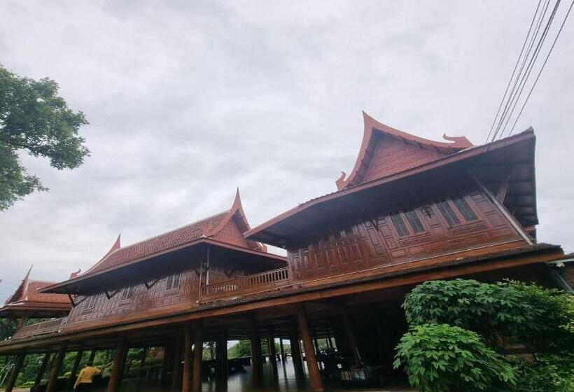 Hotel Metathsana Resort