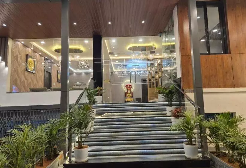 ホテル Shreyas Grand Ananthapuramu