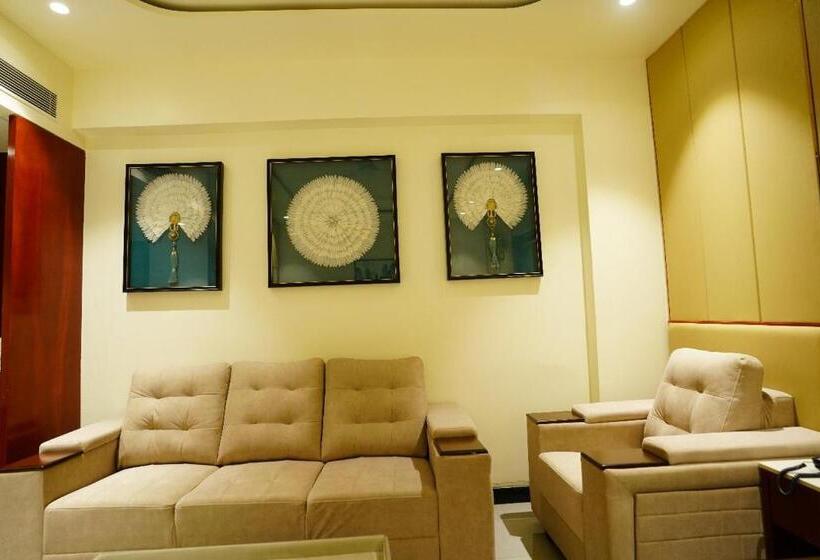 호텔 Shreyas Grand Ananthapuramu