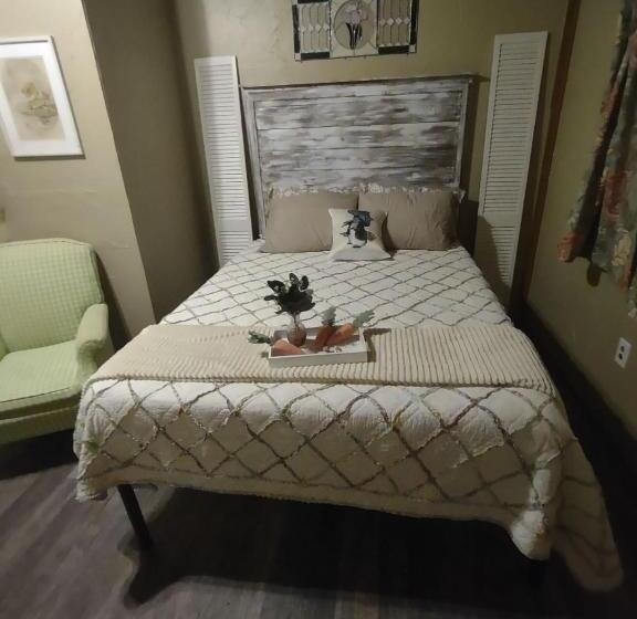 بنسيون Acorn Hideaways Cozy Cottontail Suite, Sleeps 2