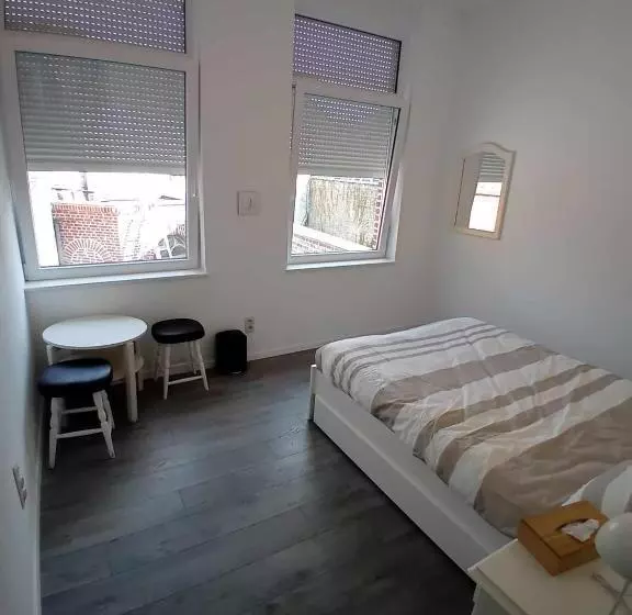 Majatalo Leuze Escale