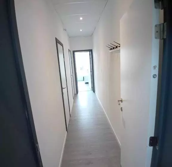 Majatalo Leuze Escale