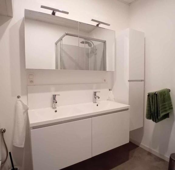 بنسيون Leuze Escale