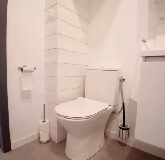 Majatalo Leuze Escale