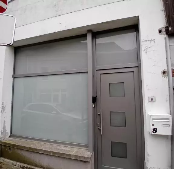 Majatalo Leuze Escale