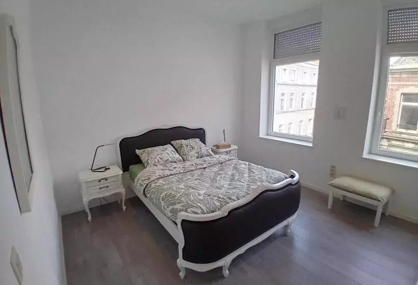 Majatalo Leuze Escale