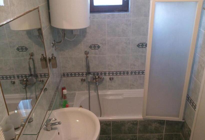 پانسیون Private Room In The Apartment