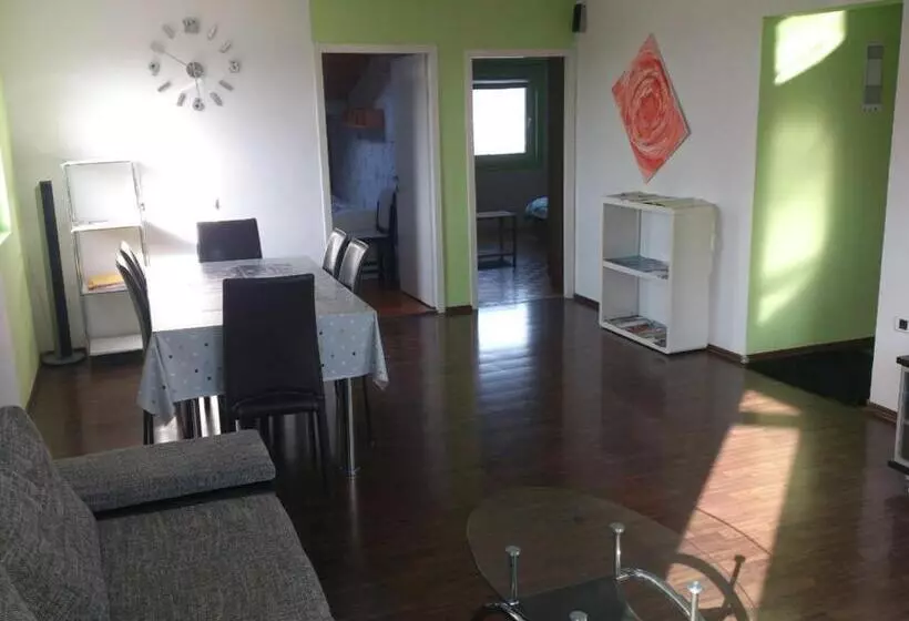 پانسیون Private Room In The Apartment