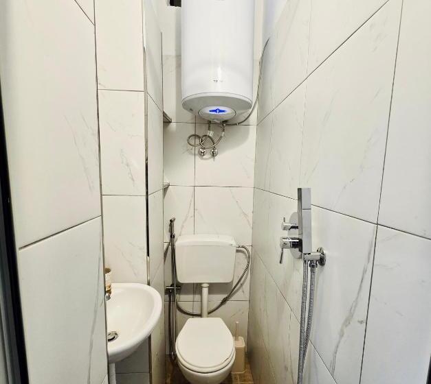 مبيت وإفطار Anina Guesthouse