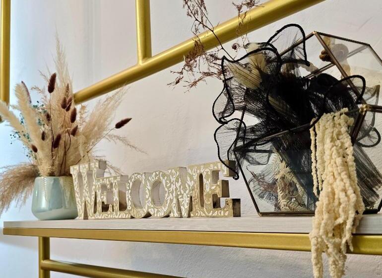 مبيت وإفطار Anina Guesthouse