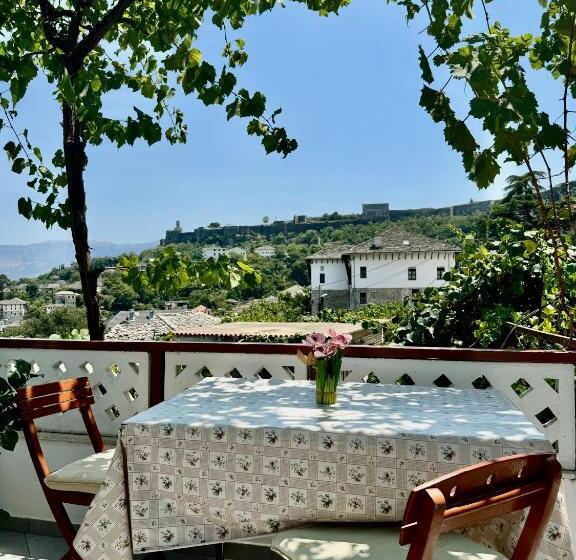 تختخواب و صبحانه Guest House Sofa