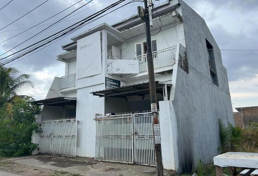 Отель Oyo 94161 Kost Aisyah