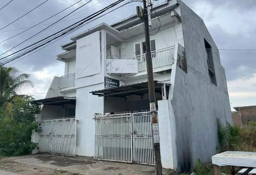 Hotelli Oyo 94161 Kost Aisyah