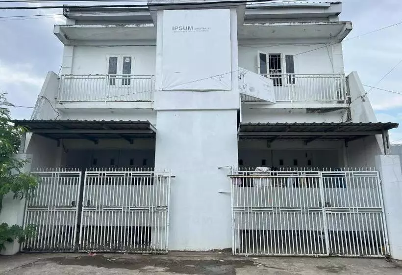 Hotelli Oyo 94161 Kost Aisyah