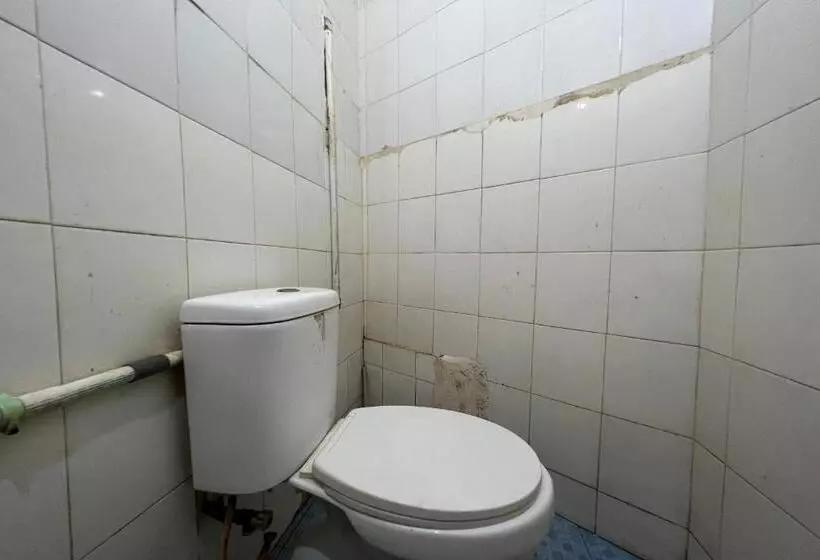 Hotelli Oyo 94161 Kost Aisyah