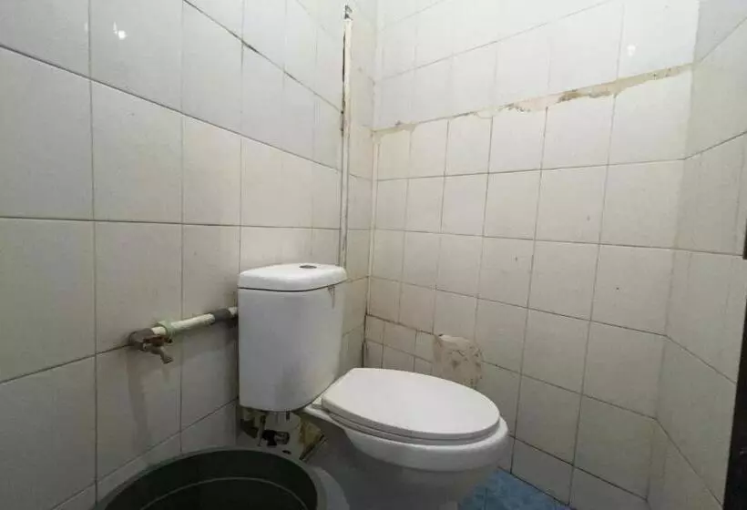 Hotelli Oyo 94161 Kost Aisyah