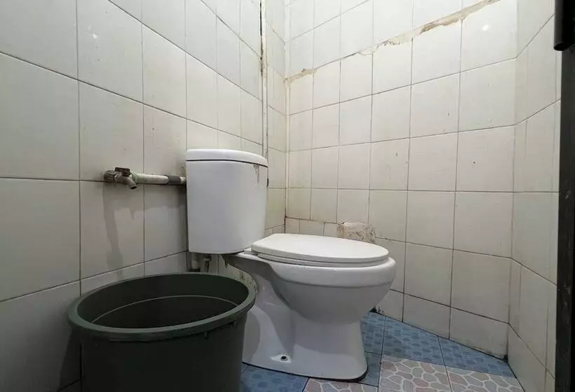 Hotelli Oyo 94161 Kost Aisyah