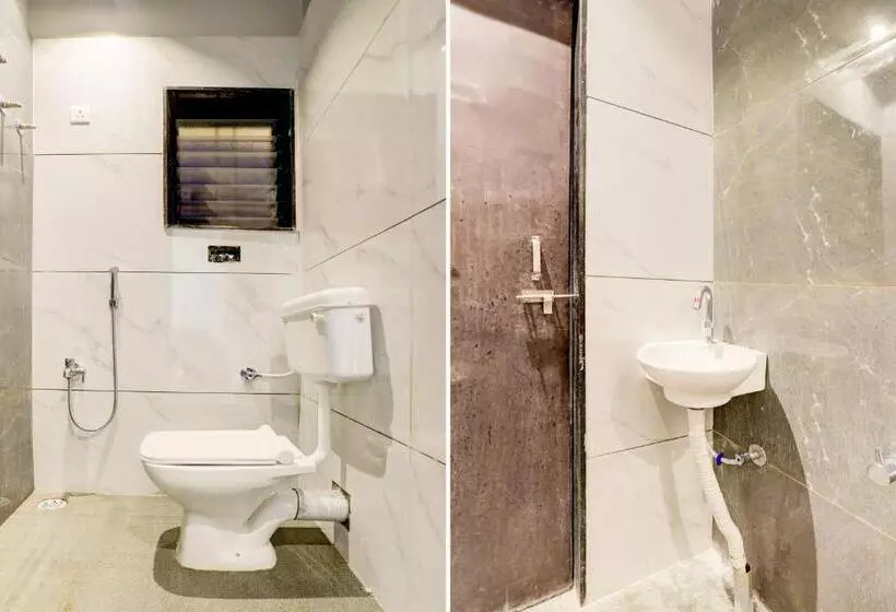 O Yuvraj Hotel Barshi