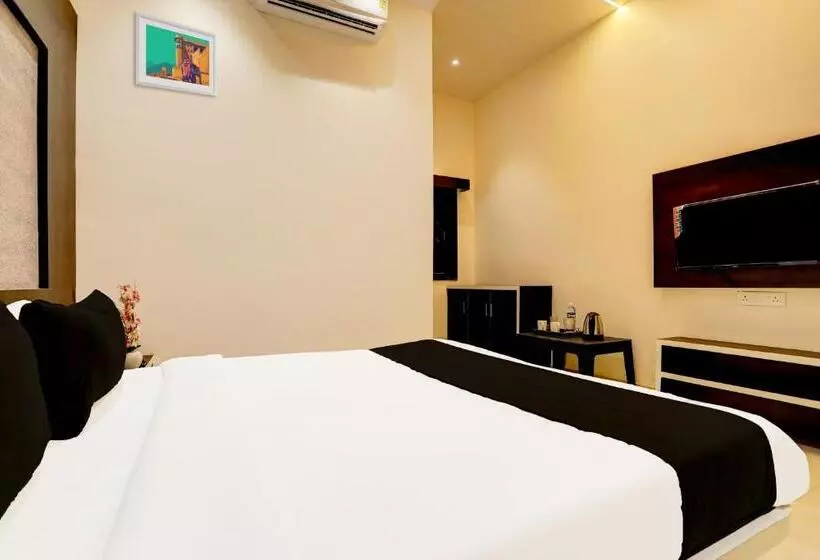 O Yuvraj Hotel Barshi