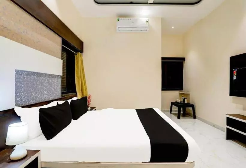 O Yuvraj Hotel Barshi