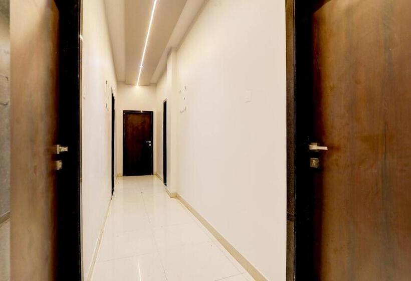 O Yuvraj Hotel Barshi