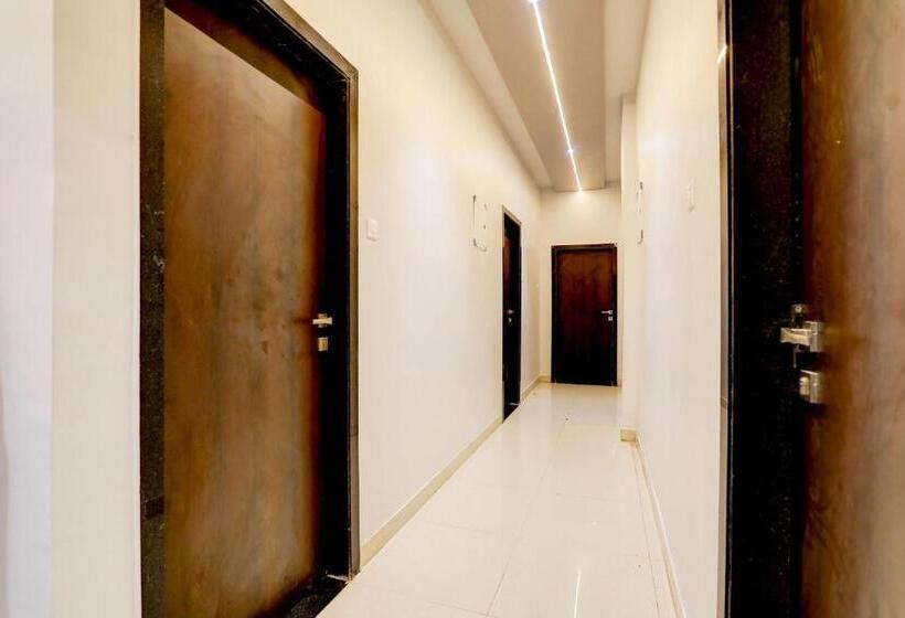 O Yuvraj Hotel Barshi