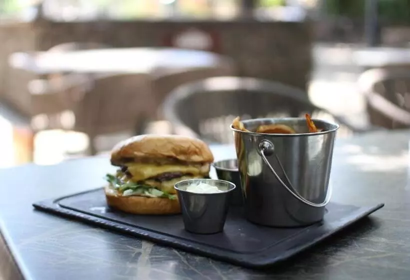 Hotelli Privighetoarea