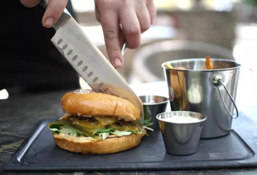 Hotelli Privighetoarea