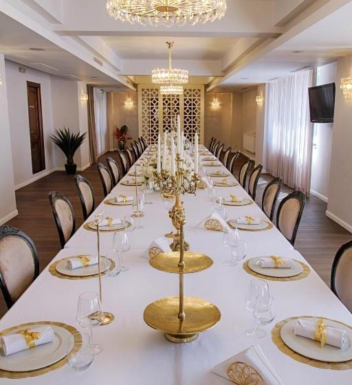 호텔 Privighetoarea