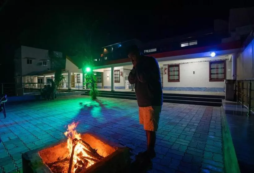 Hotelli Raja Garden Hills View