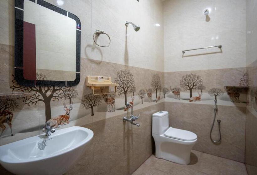 Hotel Raja Garden Hills View