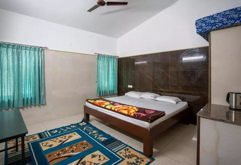 Hotelli Raja Garden Hills View