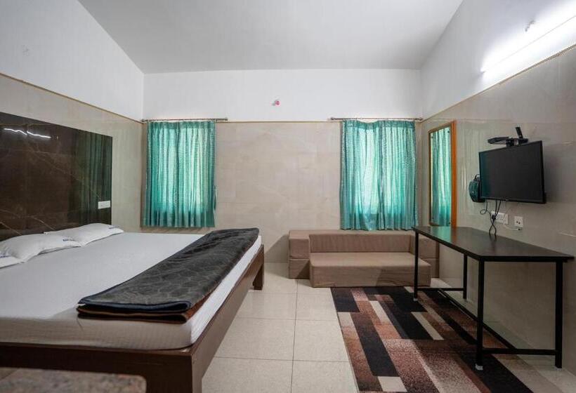 Hotel Raja Garden Hills View