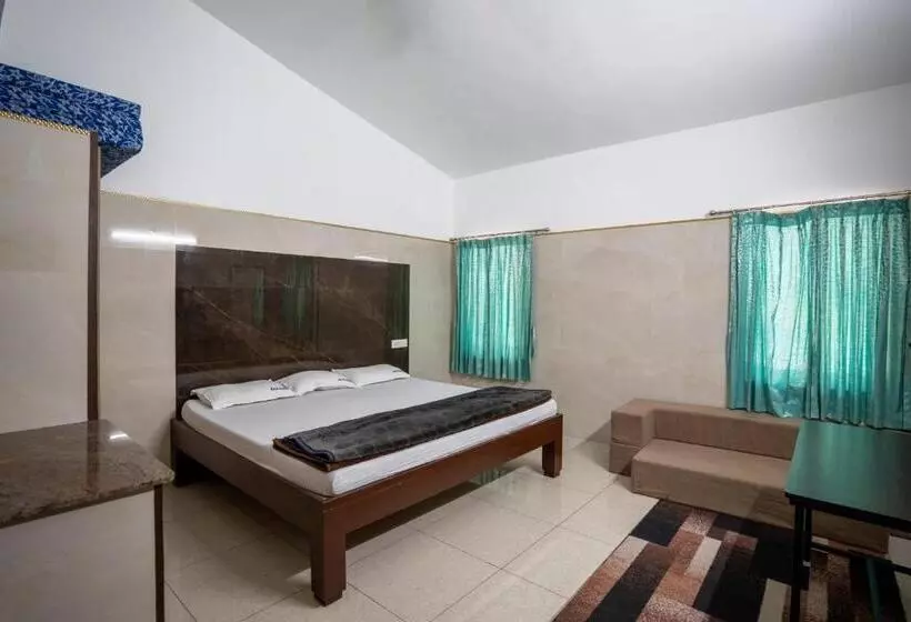 Hotelli Raja Garden Hills View