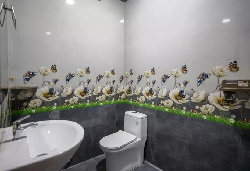 Hotelli Raja Garden Hills View